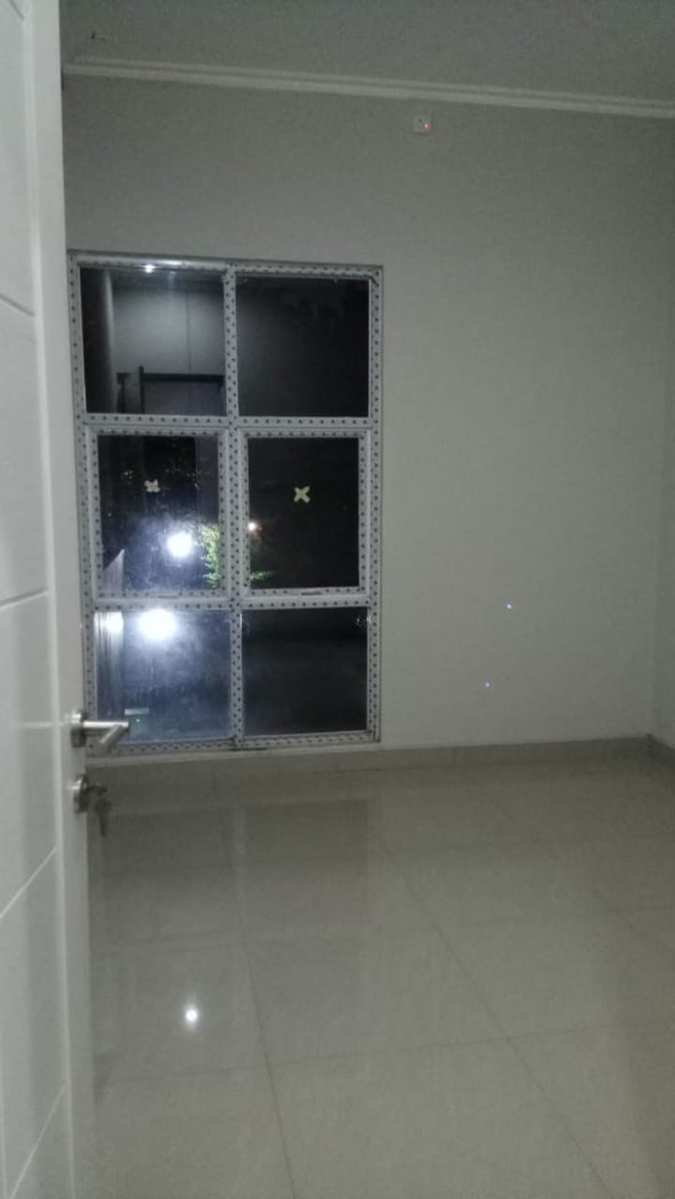 Rumah Cantik, Siap Huni dalam cluster, Jalan Lebar di Jombang, Bintaro Sektor 9 