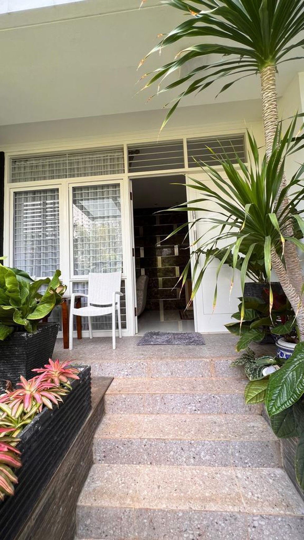 Rumah Bagus Fully Furnished di Kebayoran View,  Bintaro Jaya Sektor 7