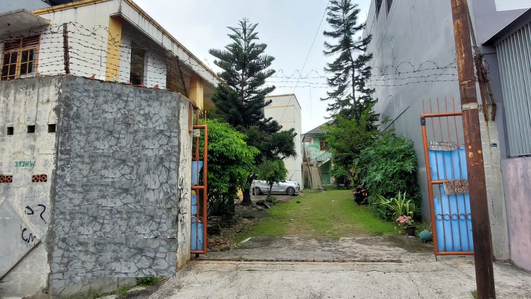 Rumah kost 2 lantai , Murah ,Parkiran luasdi Utan Kayu Jakarta Timur