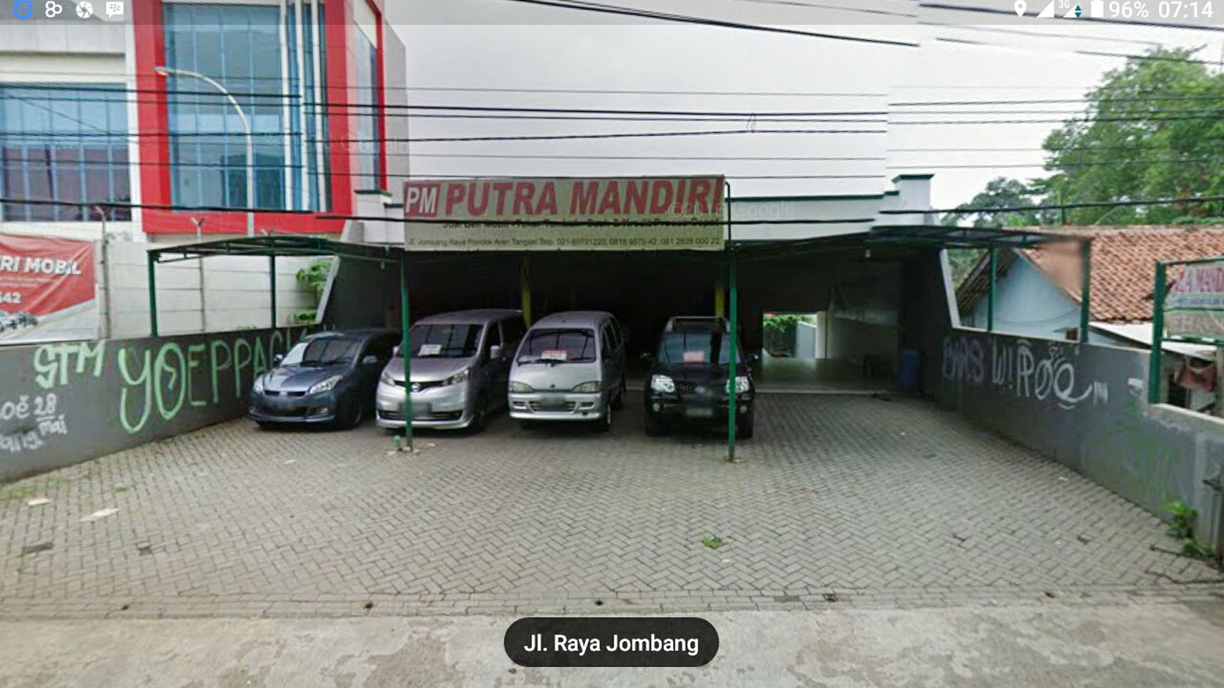 Dijual Ruang Usaha cocok untuk Waralaba dengan lahan parkir luas,  pinggir Jalan Raya Jombang.