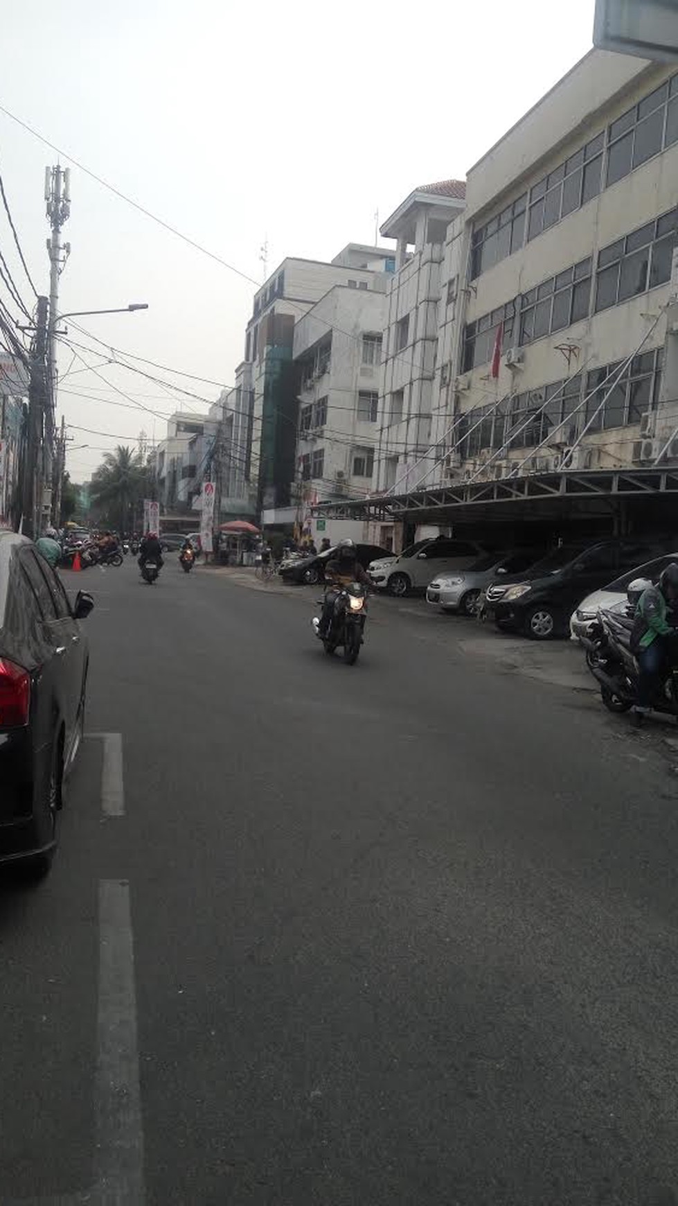 Ruko 4,5 Lantai ,Lokasi Ok , Harga Nego di Jl. Juanda Jakarta Pusat