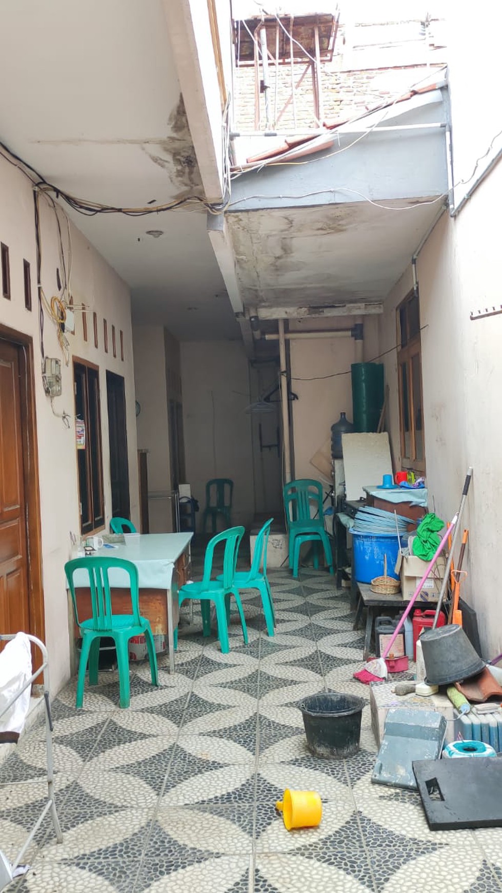 Dijual Rumah dan Kos-kosan di Jl KS Tubun, Slipi, Jakarta Barat