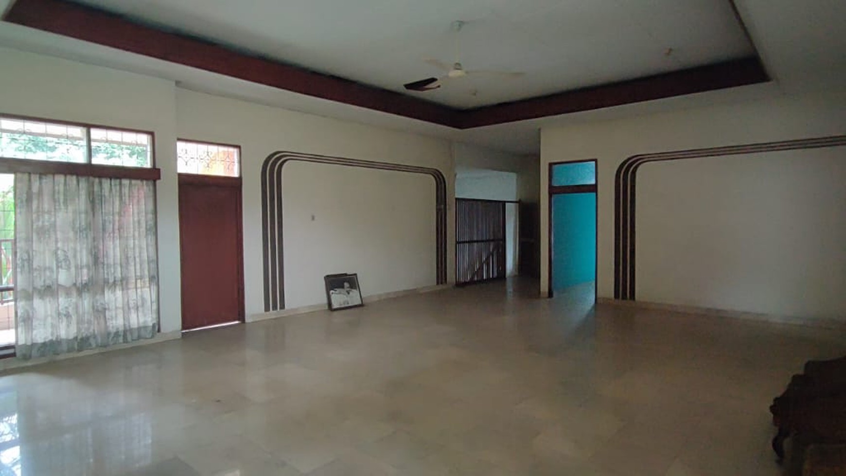 Dijual SEGERA Rumah Bagus Siap Huni di Pinggir Jalan Utama di Jl Siaga Raya, Pejaten, Jakarta Selatan