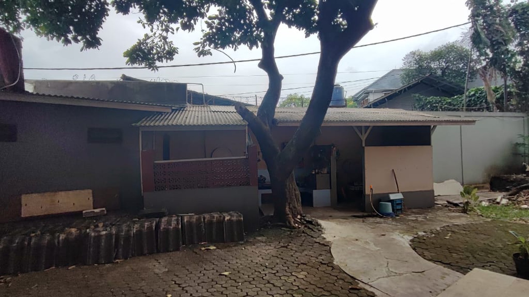 Dijual SEGERA Rumah Bagus Siap Huni di Pinggir Jalan Utama di Jl Siaga Raya, Pejaten, Jakarta Selatan