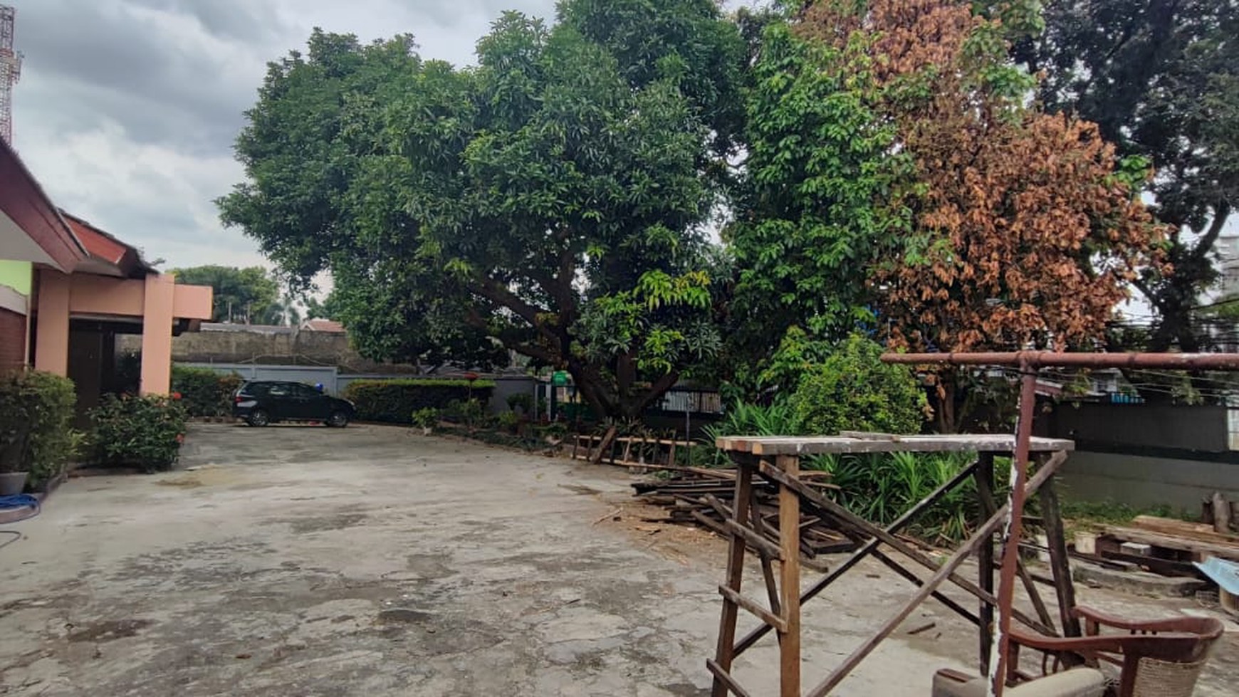 Dijual SEGERA Rumah Bagus Siap Huni di Pinggir Jalan Utama di Jl Siaga Raya, Pejaten, Jakarta Selatan