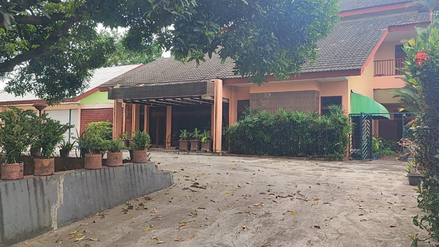 Dijual SEGERA Rumah Bagus Siap Huni di Pinggir Jalan Utama di Jl Siaga Raya, Pejaten, Jakarta Selatan