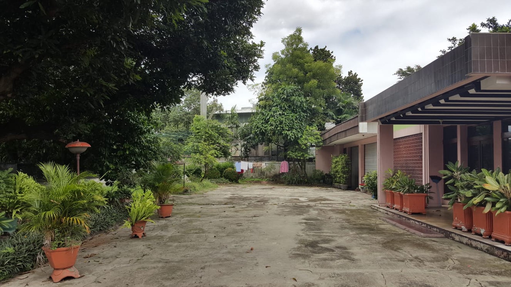 Dijual SEGERA Rumah Bagus Siap Huni di Pinggir Jalan Utama di Jl Siaga Raya, Pejaten, Jakarta Selatan