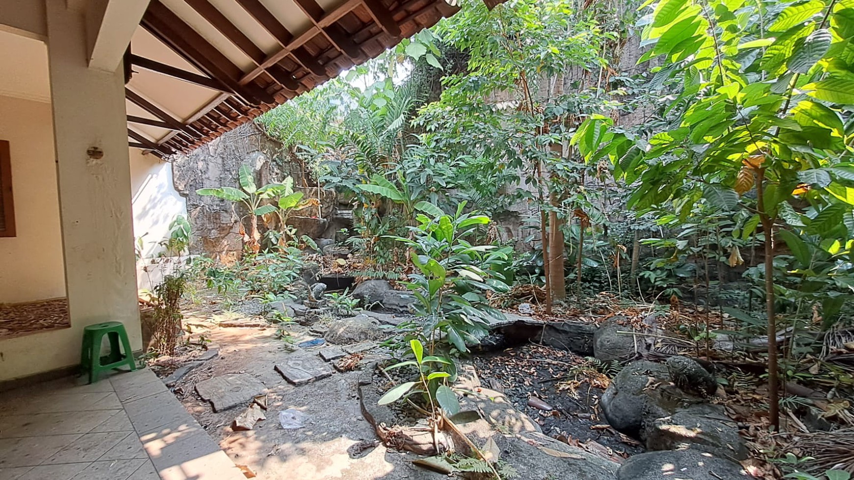 Rumah Lokasi Strategis dengan Lingkungan Asri @Pondok Indah