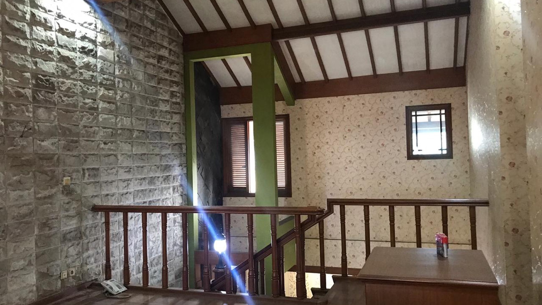 Rumah Bagus Interior Kayu Jati, 2 Lantai di Kelapa Puyuh, Kelapa Gading, Jakut