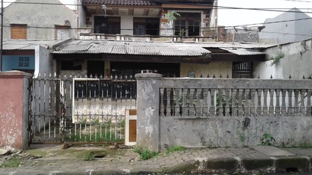 Rumah Tua 1 1/4 lantai, hitung tanah harga nego di Depok