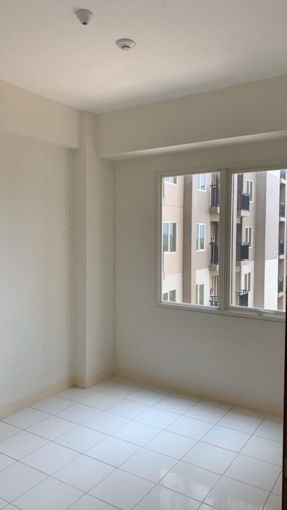 2 unit apartemen, 2 Bed Rooms  PGV di Tower  Dahoma , bisa di jadikan connecting Door