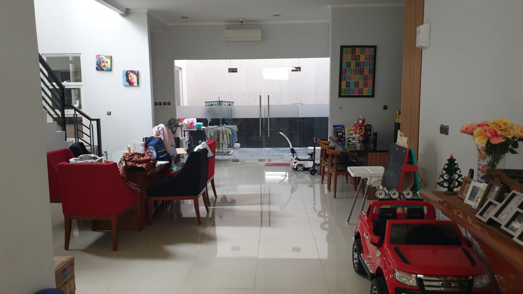 RUMAH SIAP HUNI TANAH BENTUK NGANTONG DI GRAND ORCHARD CLUSTER EBONY, KELAPA GADING, JAKARTA UTARA 