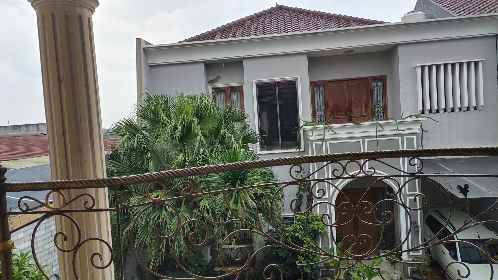 Turun Harga! Rumah Mewah 2 Lt di Cluster Cantik di Cipayung 