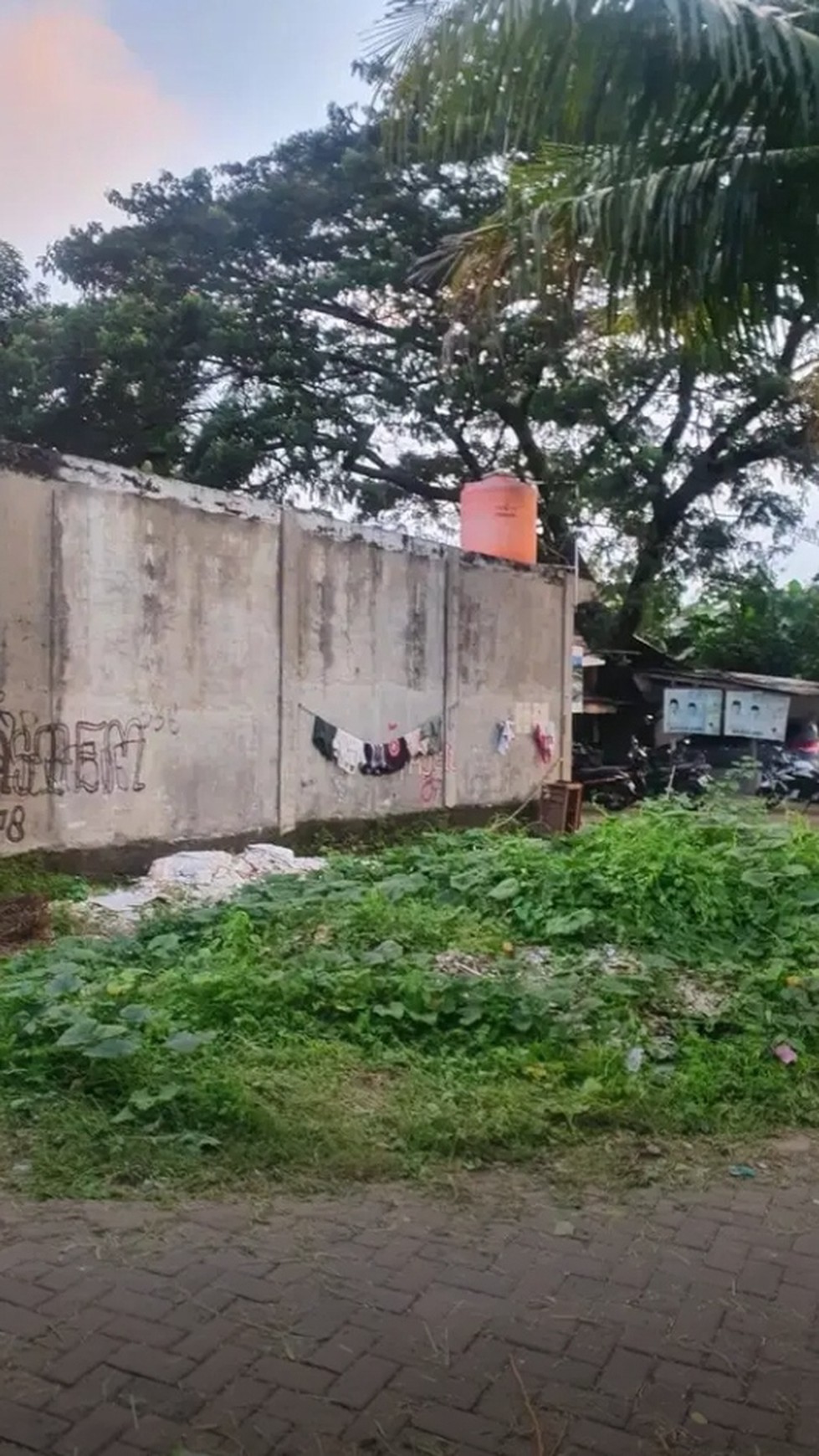 Kavling Komersil dengan Akses Jalan Lebar dan Strategis @Jurangmangu Timur, Pondok Aren