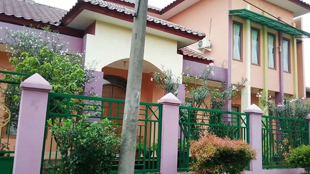 Dijual Rumah Mewah Nyaman di Jalan Mawar. Pondok Aren