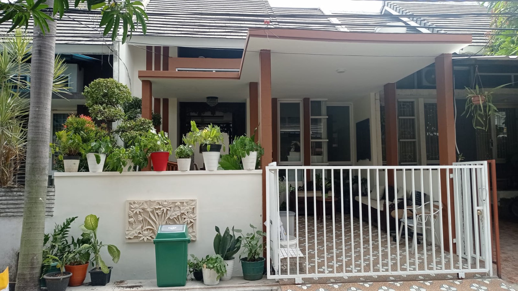 Rumah minimalis, baru renovasi , cantik, siap huni dalam Cluster di Serpong, dekat dengan RS , sekolah , mall, dekat sta ka, dekat area kuliner, shm , hrg nego , keamanan 24 jam, bebas banjir