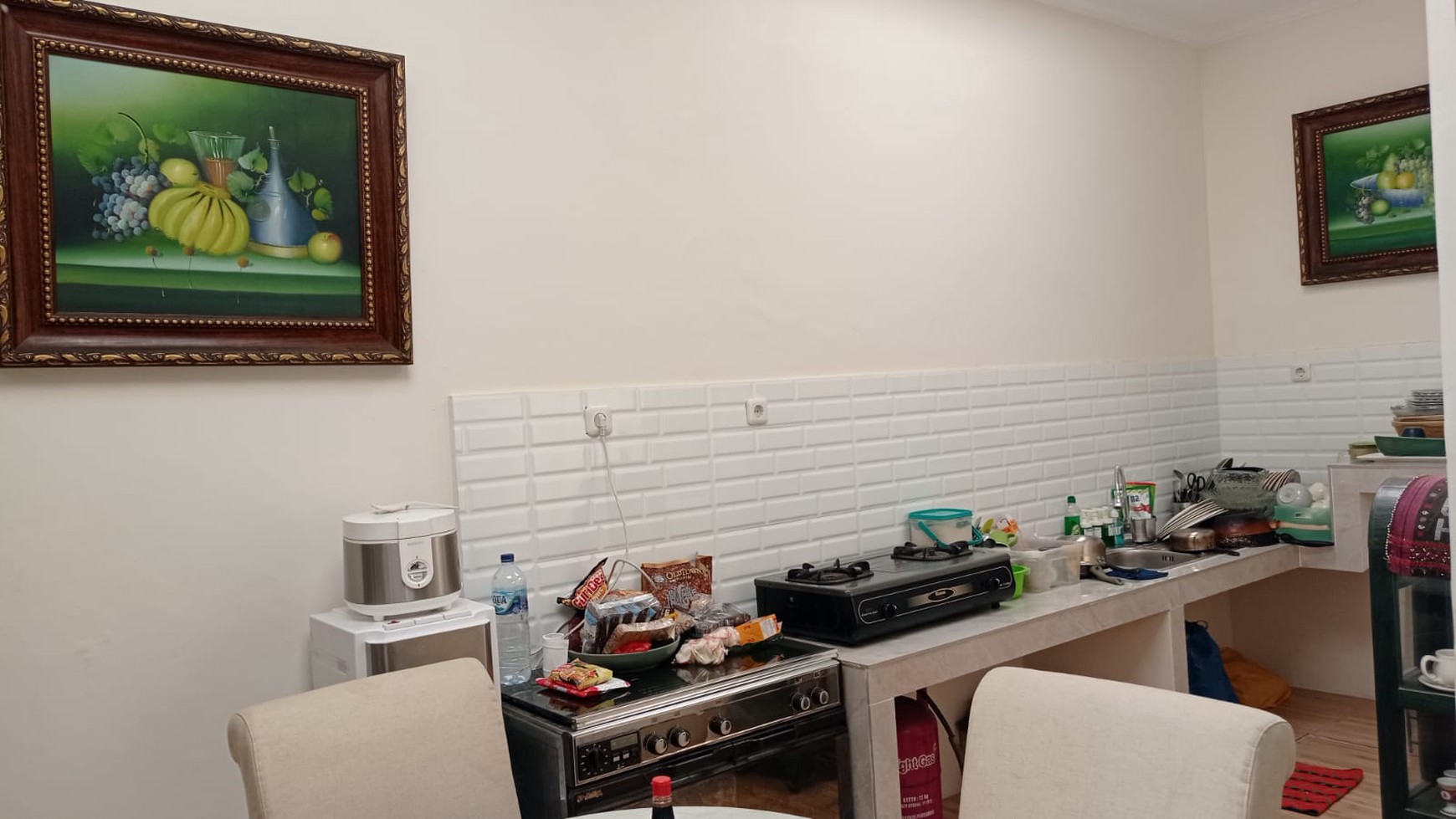 Rumah minimalis, baru renovasi , cantik, siap huni dalam Cluster di Serpong, dekat dengan RS , sekolah , mall, dekat sta ka, dekat area kuliner, shm , hrg nego , keamanan 24 jam, bebas banjir