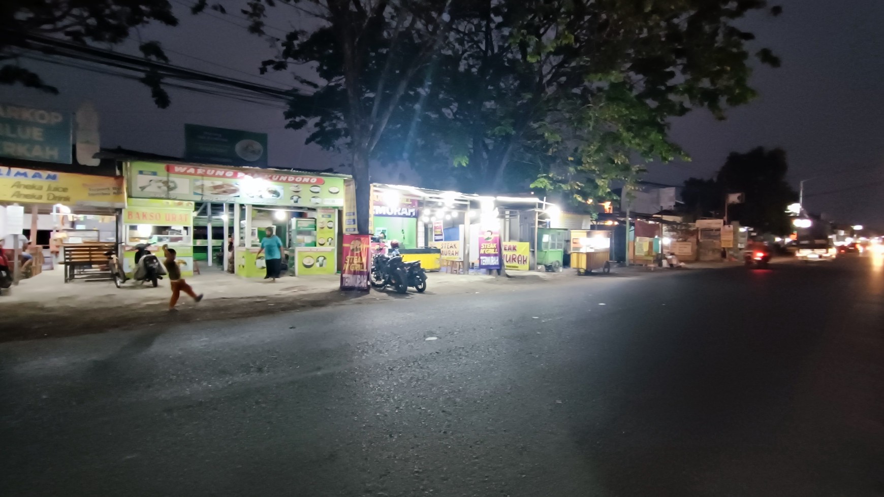 1555. Dijual masih aktif Hotel, Cafe & Indomaret Raya Sedati Gede, Sedati Sidoarjo 