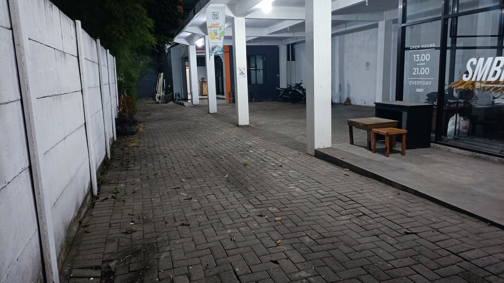 1555. Dijual masih aktif Hotel, Cafe & Indomaret Raya Sedati Gede, Sedati Sidoarjo 