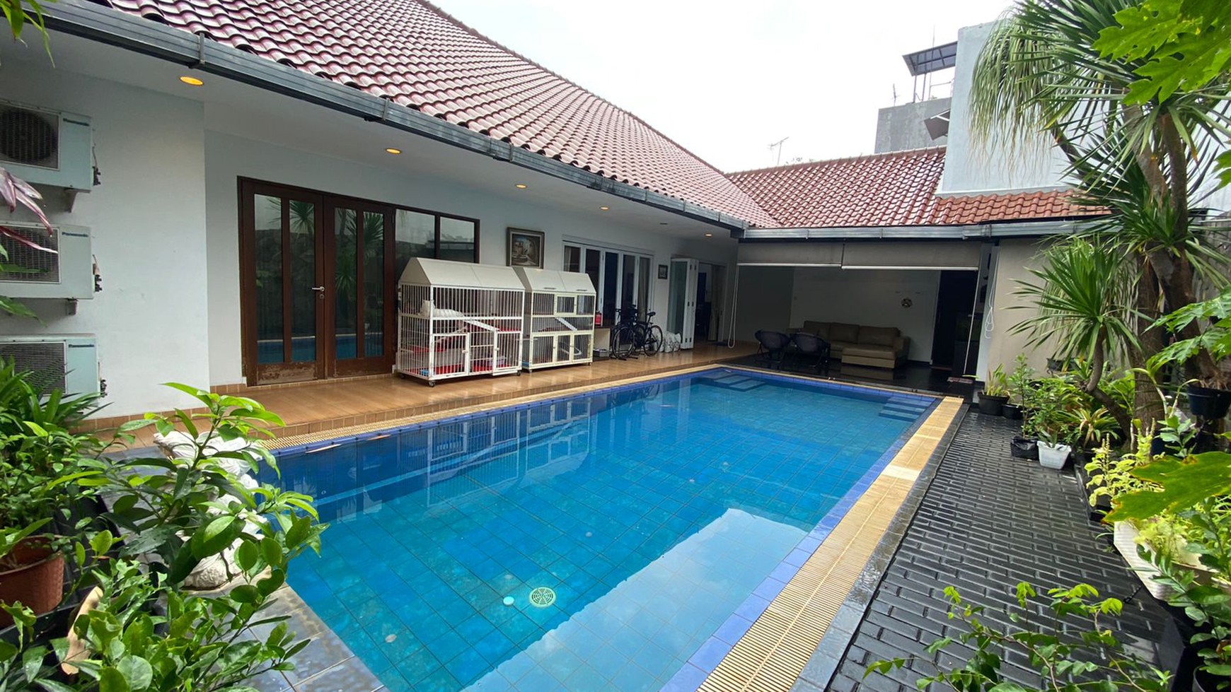 Rumah Nyaman di area Kemang