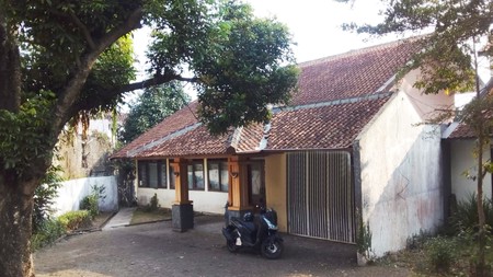 Rumah Hitung tanah di Sersan Bajuri cocok untuk usaha caf&#xe9; guest house dll 