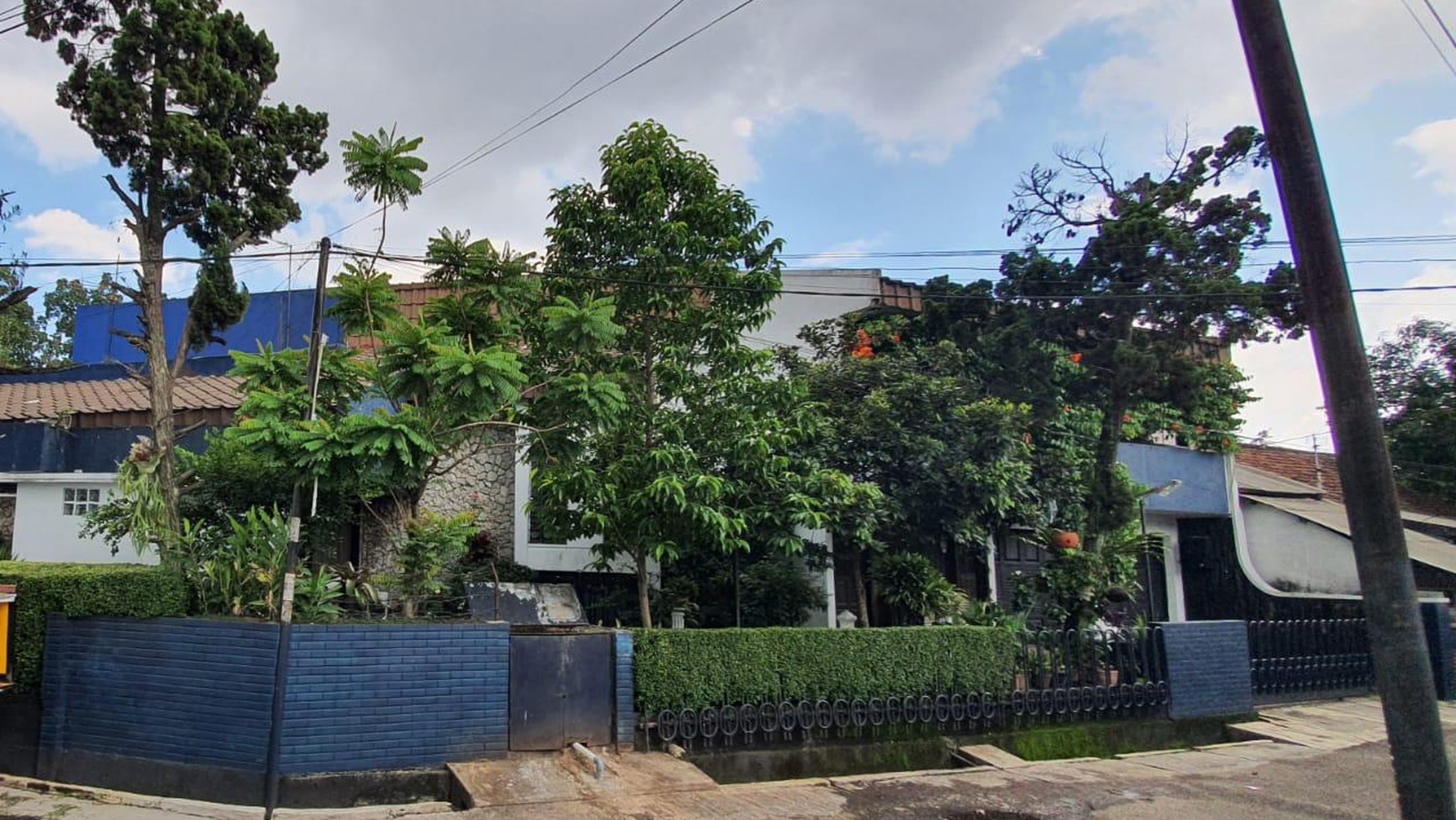 Dijual Rumah Bagus Di Pinggir Jl Buah Batu, Bandung