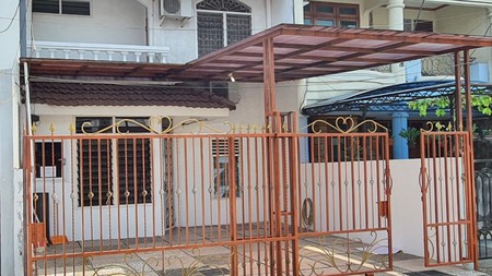 Dijual :Rumah Kelapa Puan Timur, Kelapa Gading Luas 6m x20 m
 2 lantai
sudah renovasi