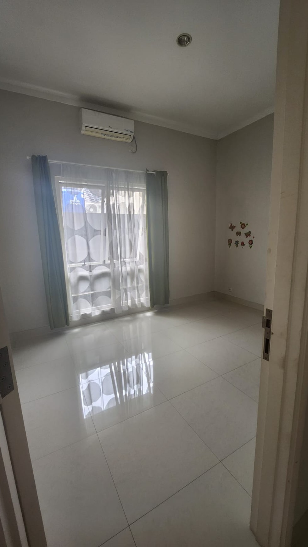 Dijual SEGERA Rumah Bagus Di Kebayoran Garden Bintaro Jaya Sektor 7, Tangerang Selatan