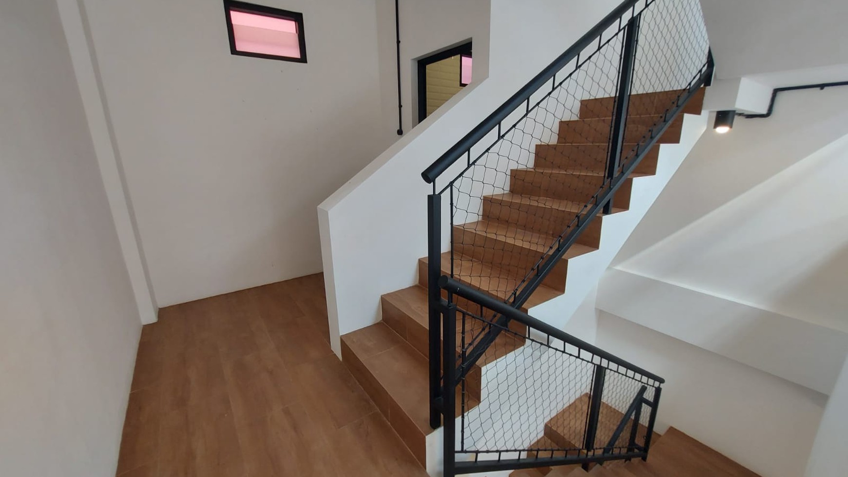 Ruko Margonda Zona Komersial, Luas 57 dan Harga Menarik