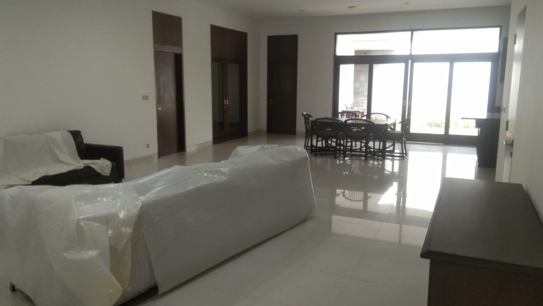 Beautiful house at Permata Hijau, Available for Lease