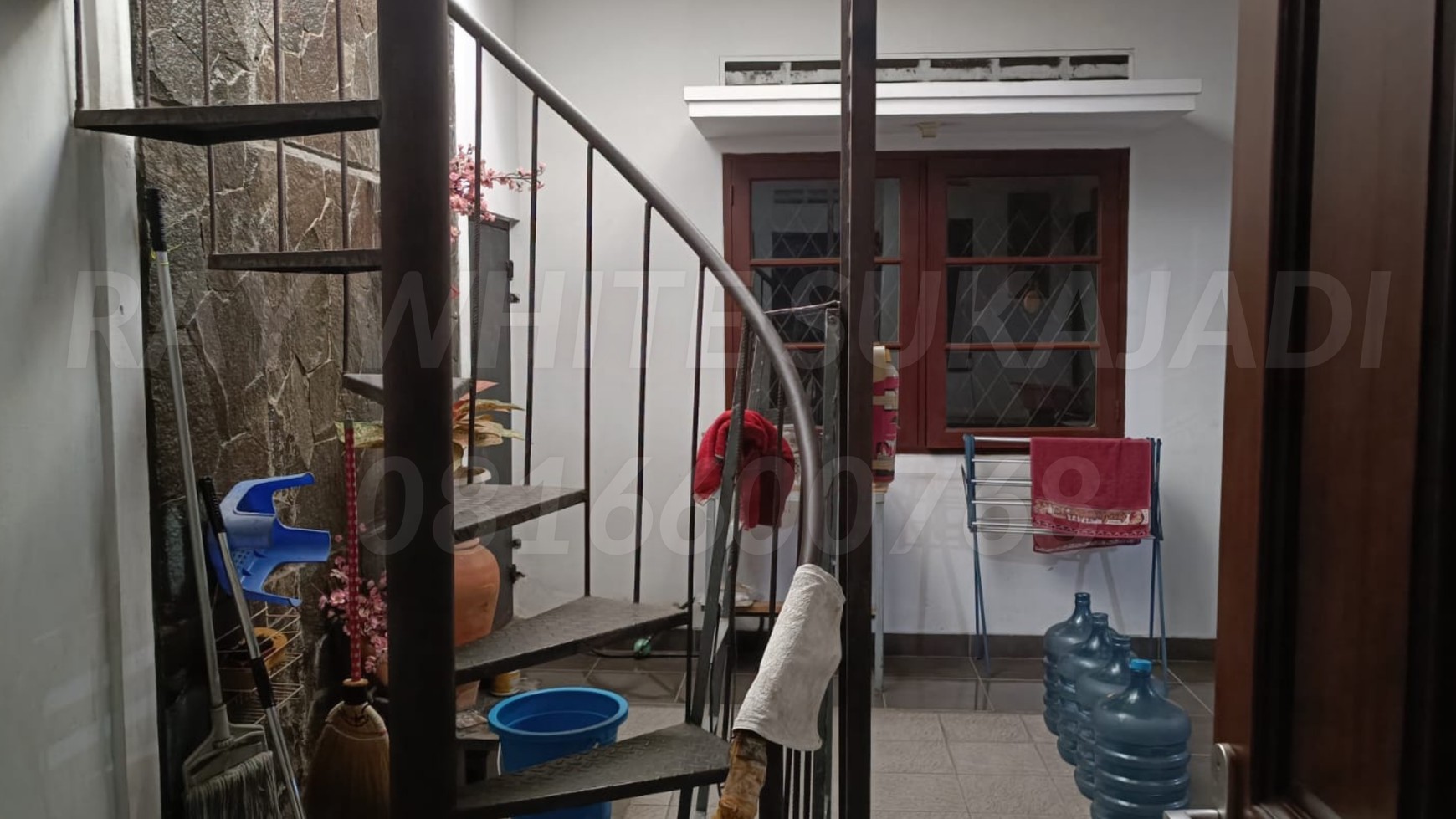 Dijual Rumah Tinggal Nyaman, Asri, Pusat kota Sayap Gatsu/Malabar