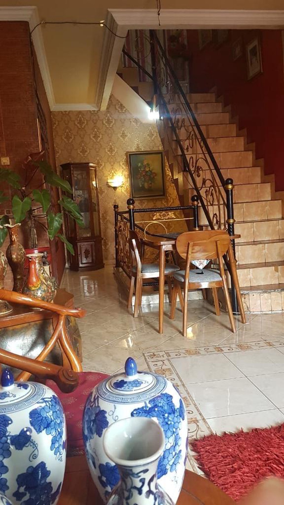 DIJUAL CEPAT RUMAH TINGGAL SIAP HUNI DAN  USAHA SALON KECANTIKAN