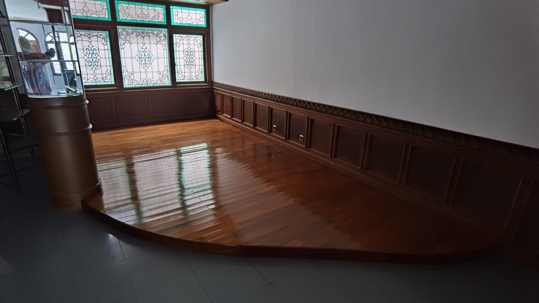 Rumah 2,5 lantai di Taman Aries Jakarta Barat