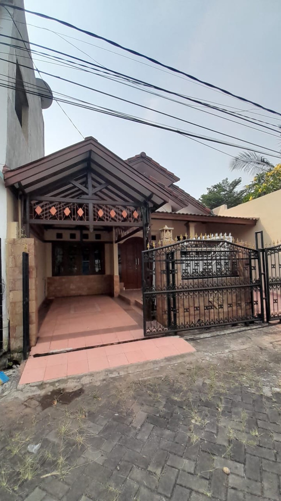 Rumah rapi, bangunan terawat di Pamulang