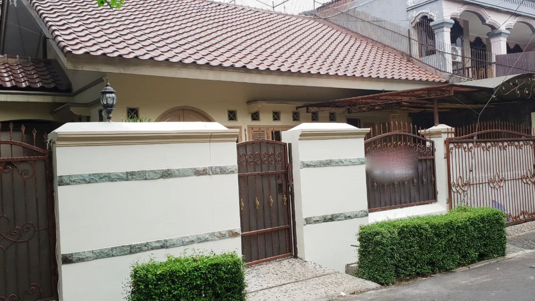 Rumah Bagus Di Manyar, Bintaro Jaya