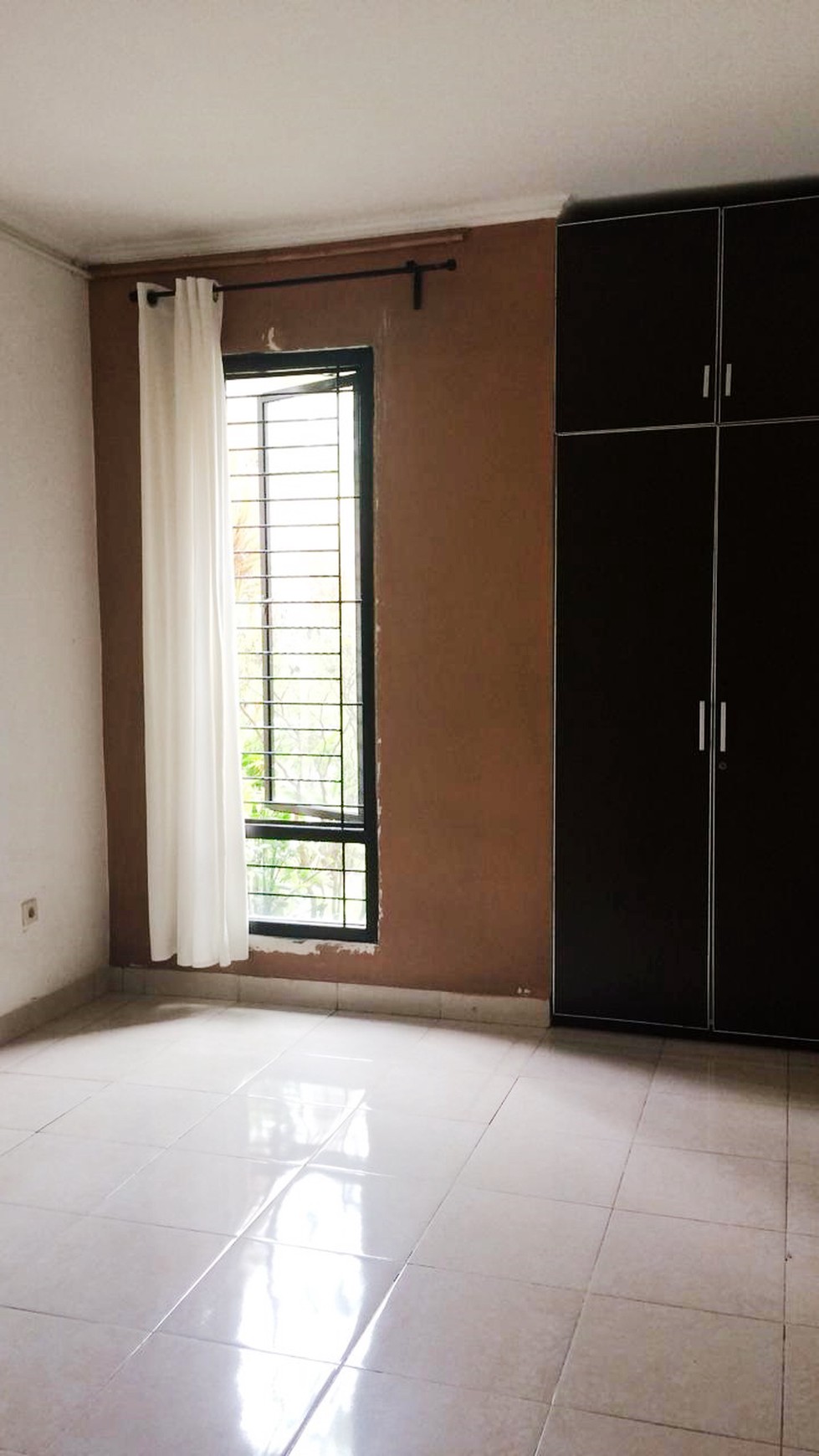 Dijual Rumah Bagus Di Cluster Valencia Graha Raya Bintaro Jaya