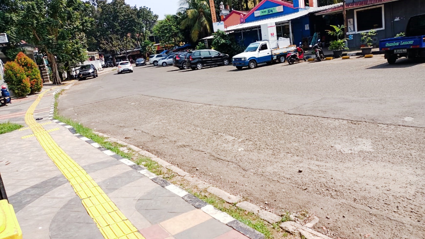 Dijual Rumah Bagus Di Jl Kencana Loka, BSD Tangerang Selatan