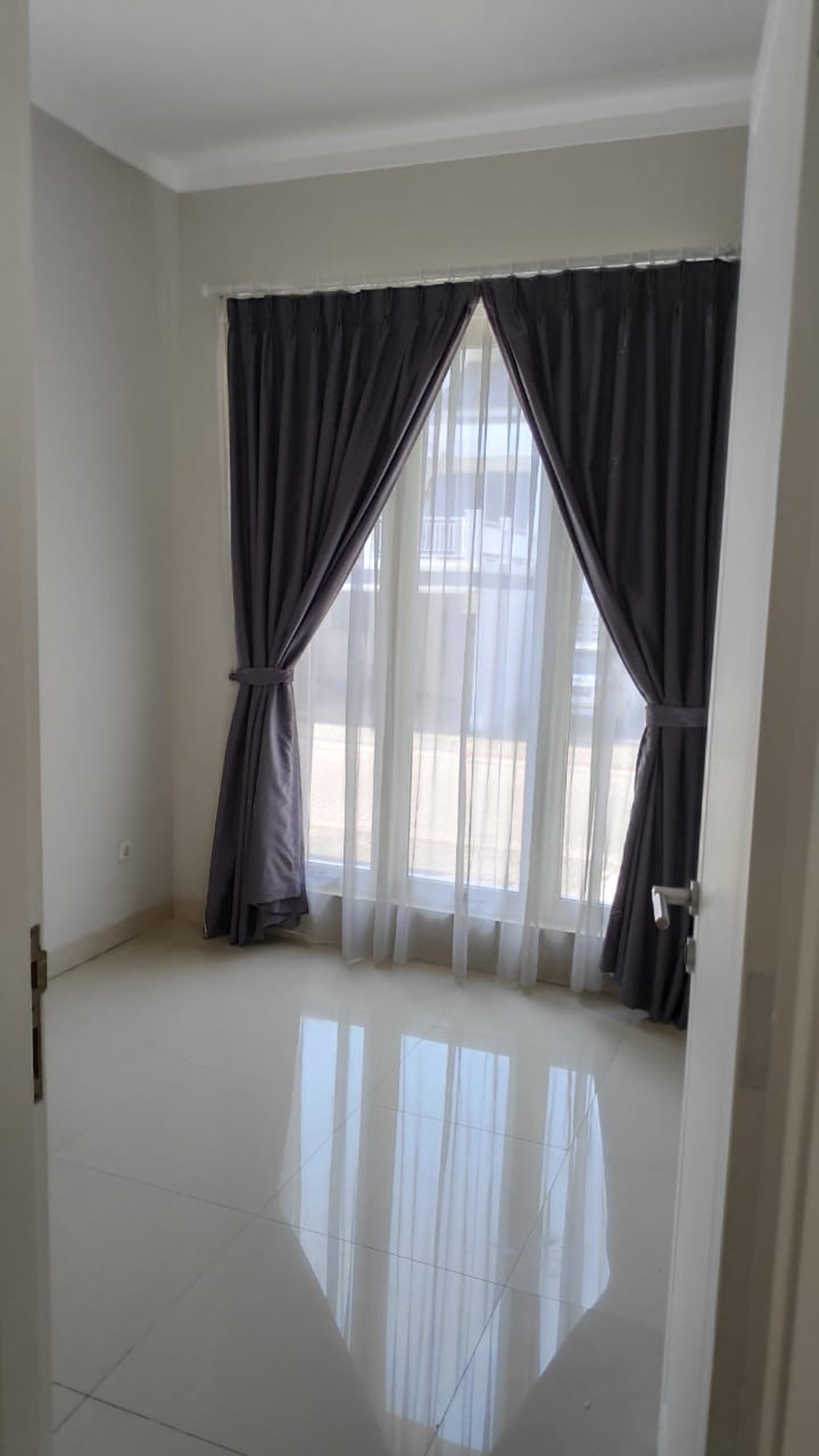 Rumah Bagus Siap Huni di Cluster Kebayoran Garden, Bintaro Jaya, Sektor 7