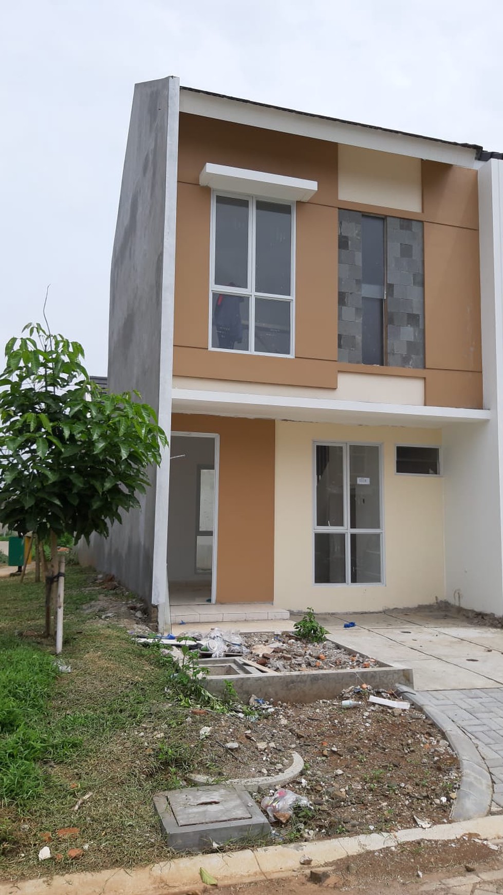 Dijual SEGERA Rumah Bagus Di Grand Batavia Jaya, Cluster Essence, Tangerang