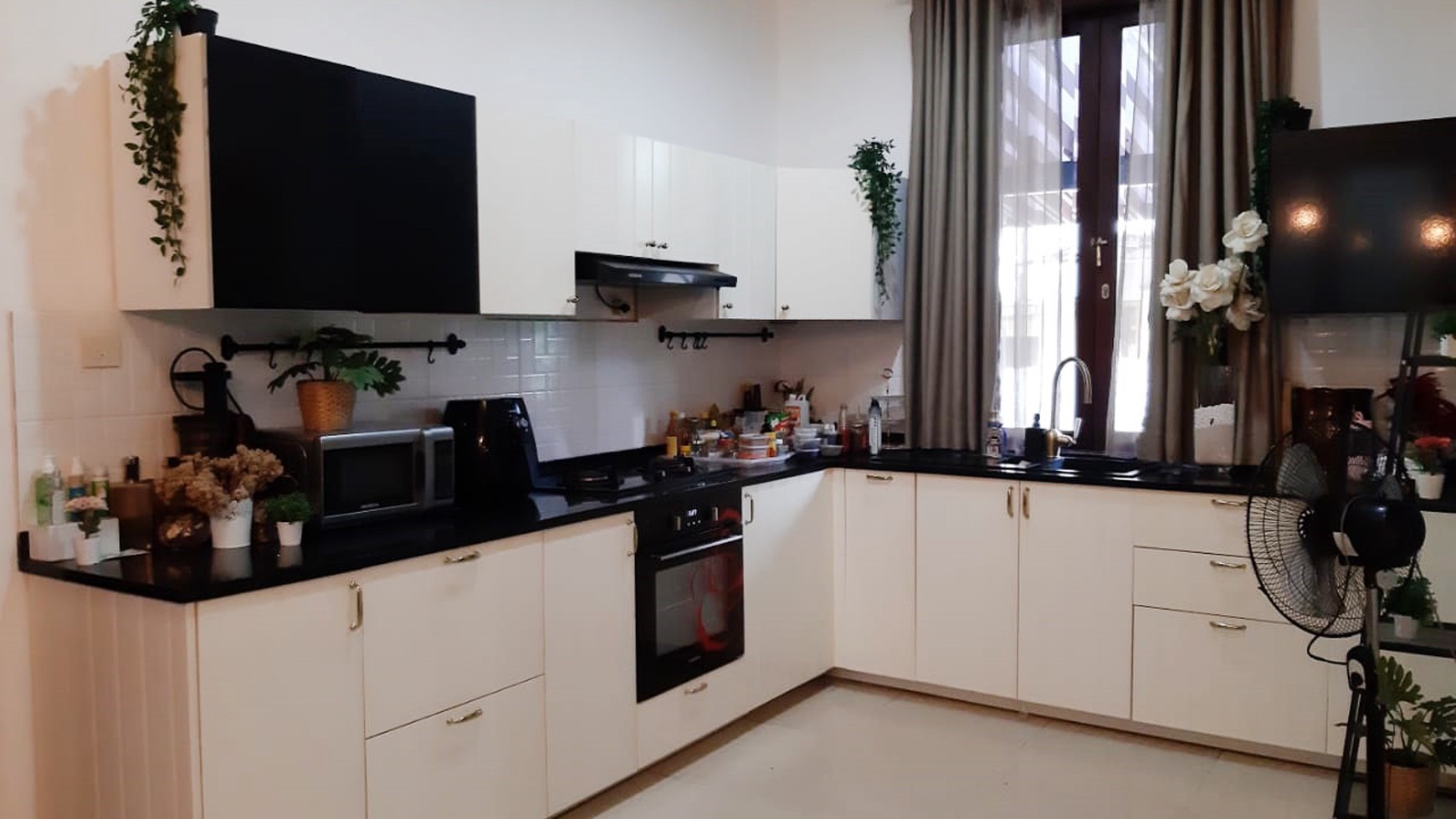 Rumah Bagus Siap Huni di Senayan, Bintaro Jaya Sektor 9 Tangerang Selatan