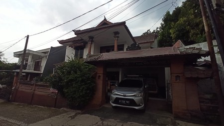 dijual rumah di dalam komplek pondok kuwera