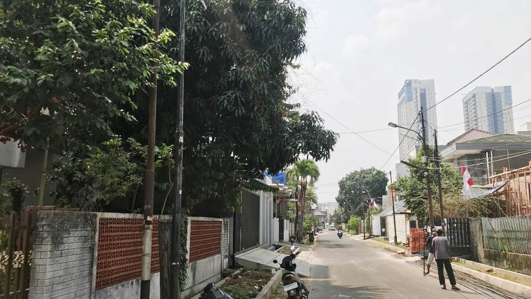 Rumah Bagus Di Sunrise Garden, Jl Taman Surya Kebon Jeruk Jakarta Barat