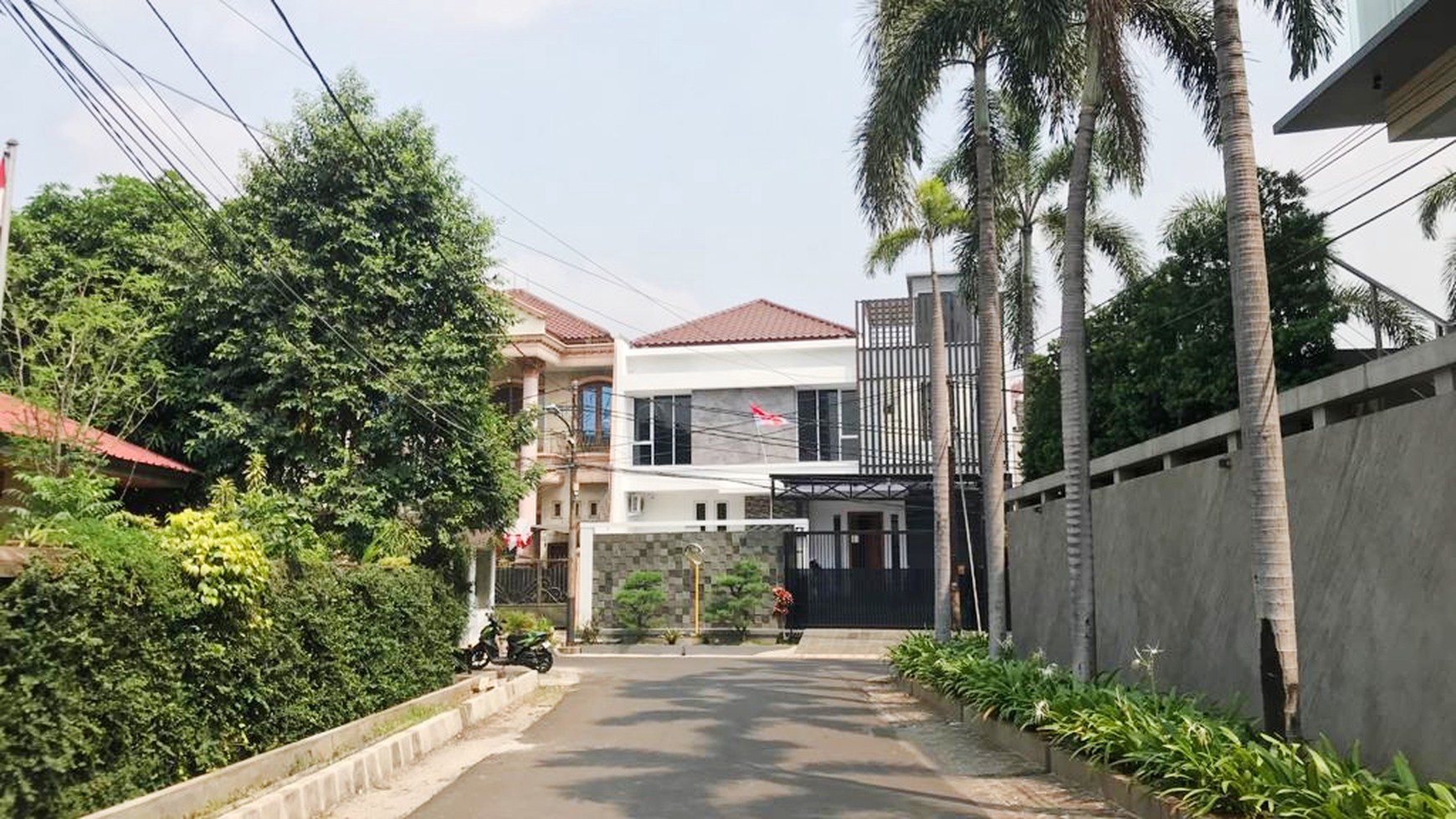 Rumah Bagus Di Sunrise Garden, Jl Taman Surya Kebon Jeruk Jakarta Barat