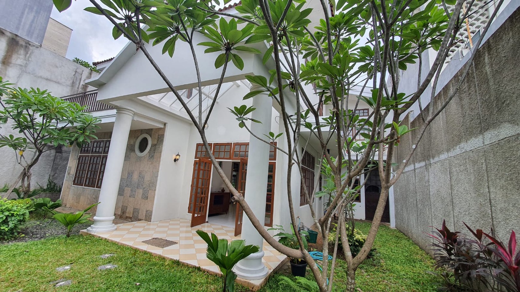 Disewakan Rumah Asri Area Cilandak