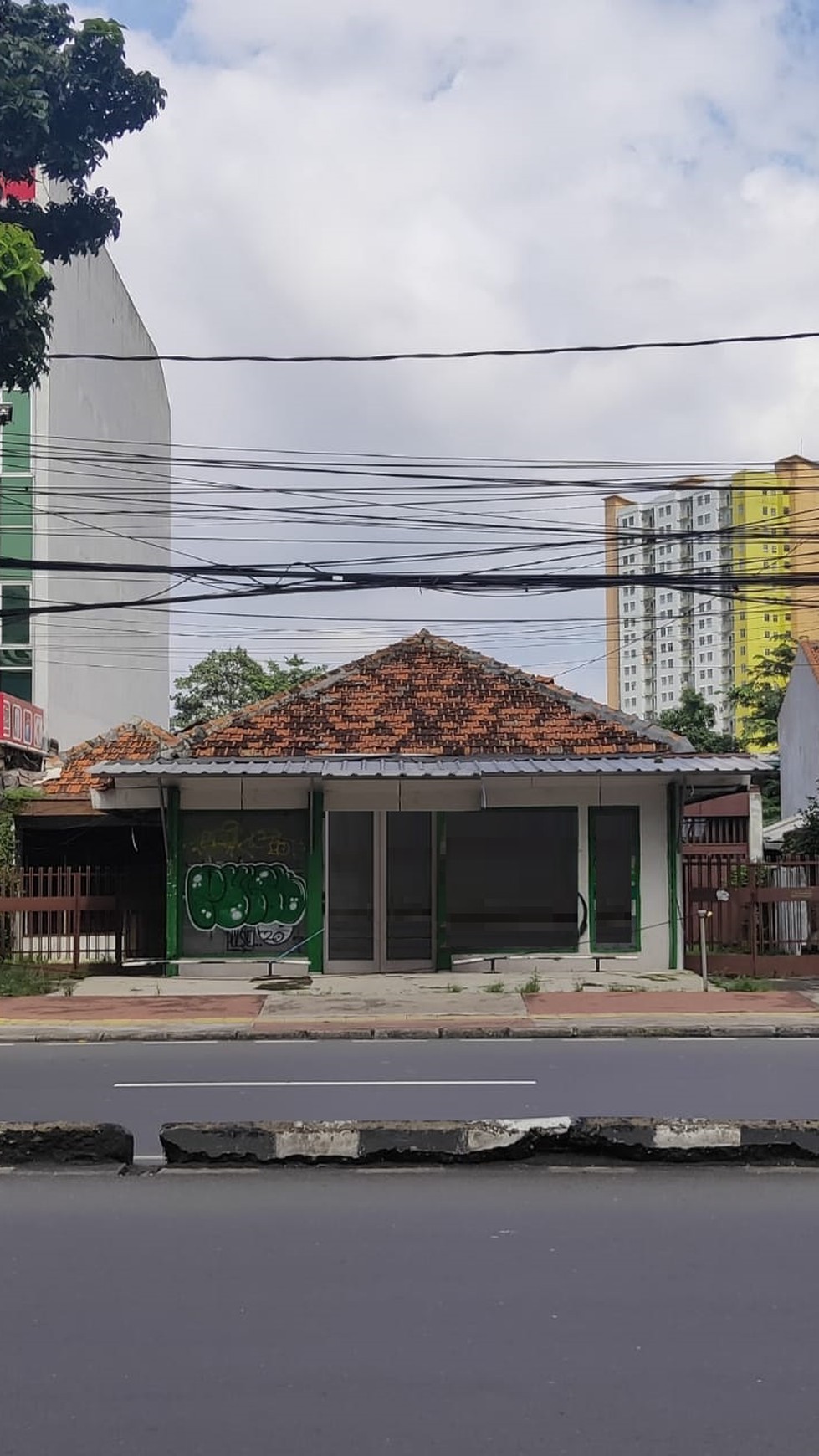 Rumah Tua hitung tanah cocok buat usaha dan bangun gedung di Cawang Jakarta Timur