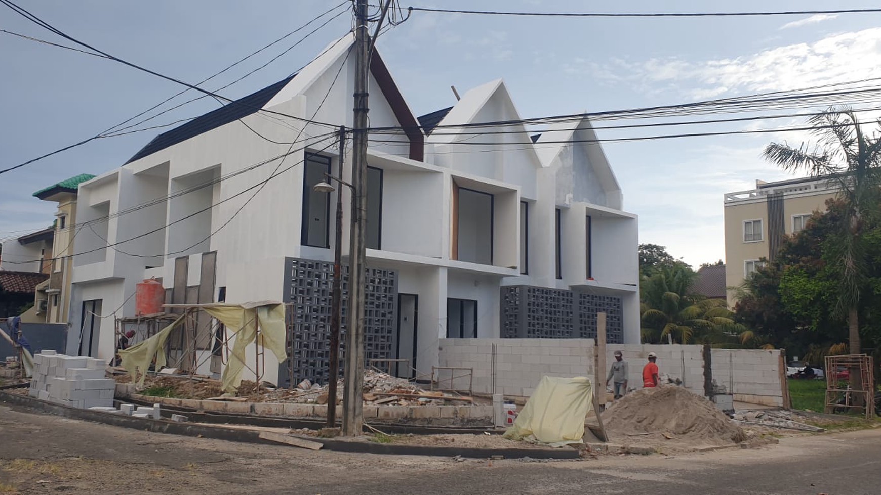 Dijual Rumah Baru, lokasi premium, mewah dan Harga terbaik DI BSD Tangerang City Banten