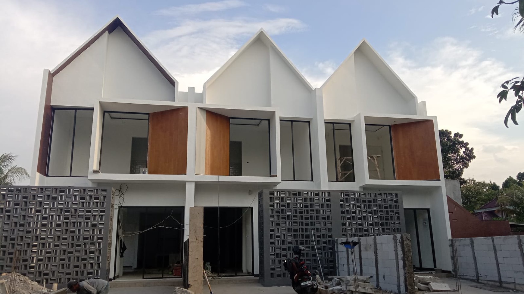 Dijual Rumah Baru, lokasi premium, mewah dan Harga terbaik DI BSD Tangerang City Banten