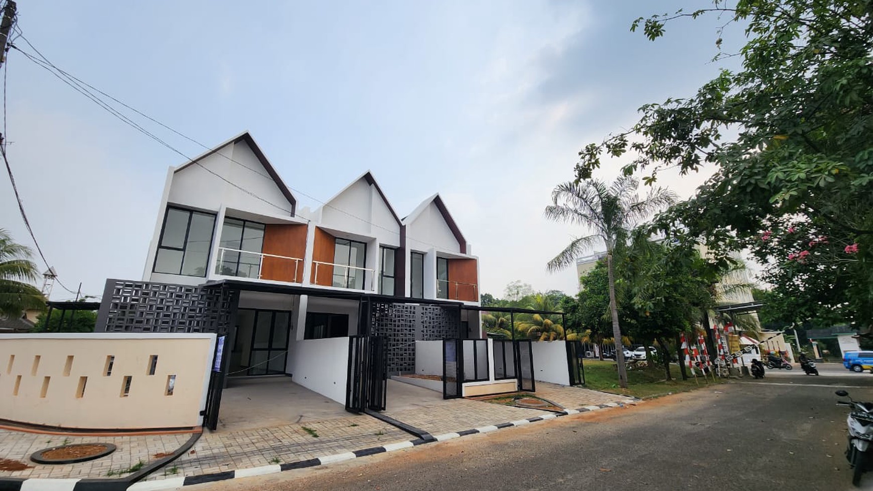 Dijual Rumah Baru, lokasi premium, mewah dan Harga terbaik DI BSD Tangerang City Banten