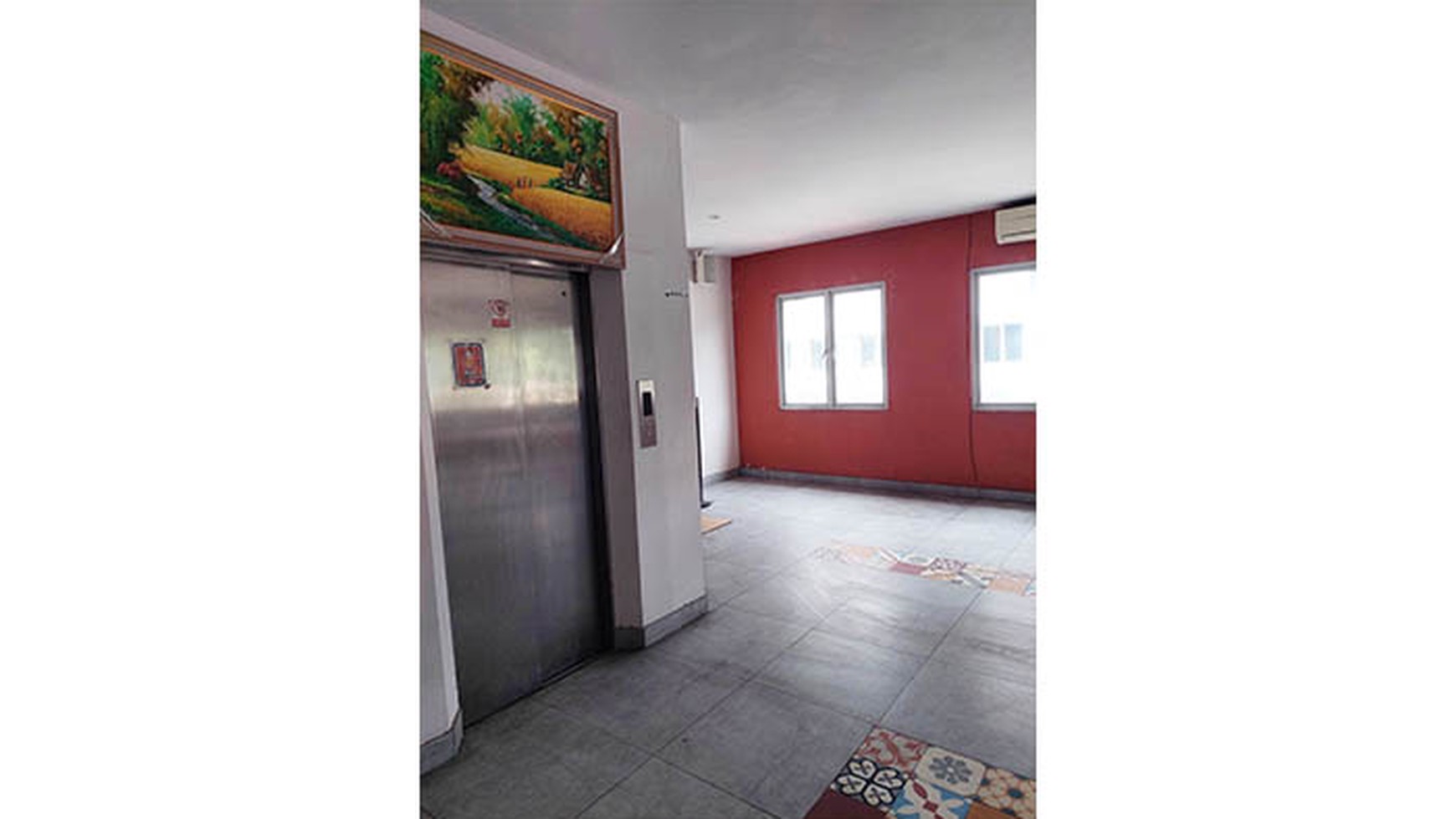 Ruko Gandeng ada Lift, Semi Furnish, Bukit Gading Indah Kelapa Gading Luas 170m2