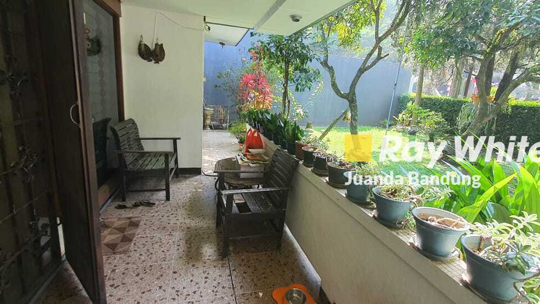 Rumah di Sayap Sukajadi, Cocok untuk Rumah atau Kantor dan Cafe